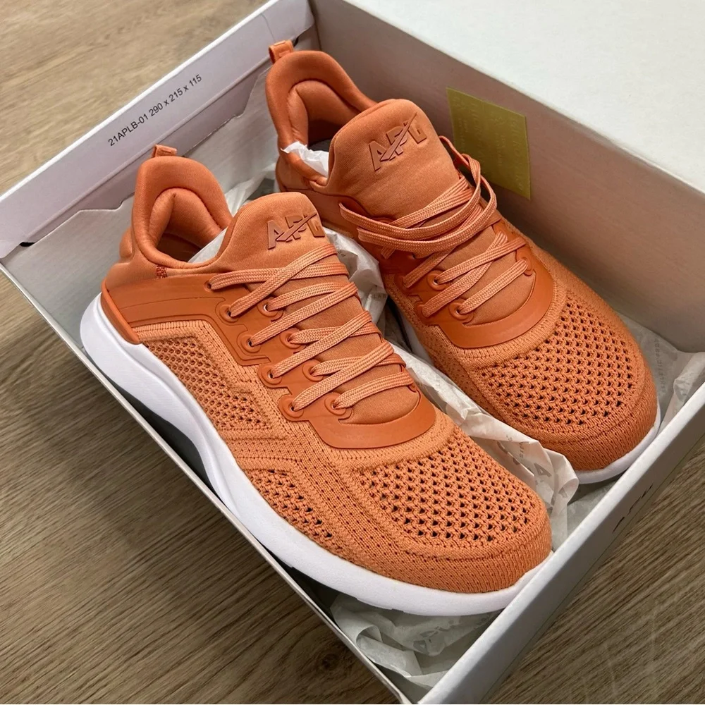 NEW APL Techloom Tracer Lace Up Sneaker in Terracotta White 7.5